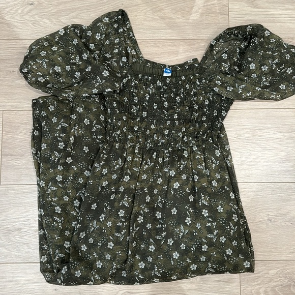 Fit & Flare Smocked Maxi Dress for Women. Green floral - Picture 2 of 3